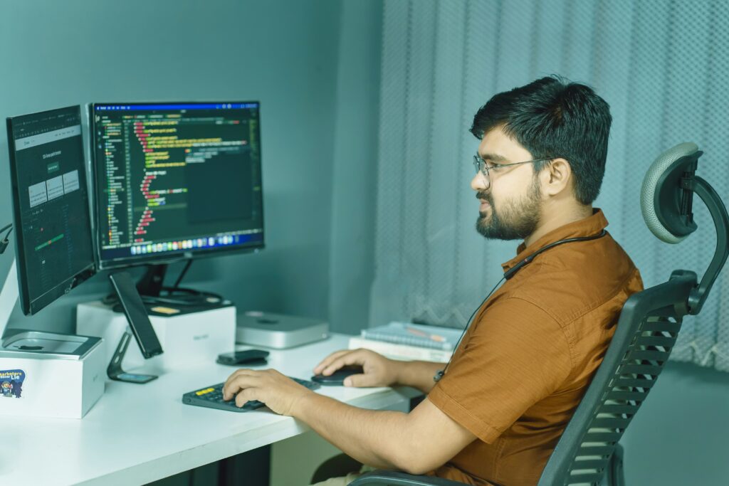 Why Companies Around the World Are Turning to Offshore Hiring in India 3 techworker